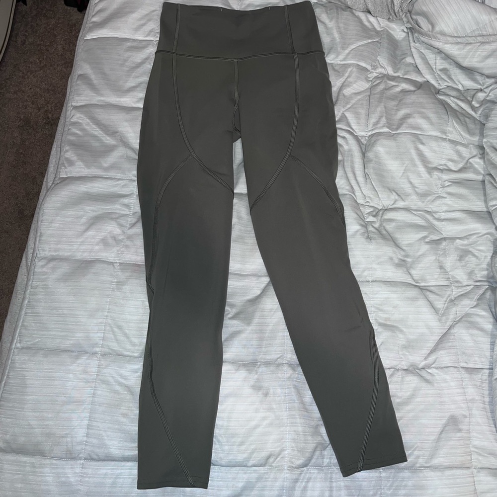 Lululemon leggings size 4